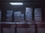 Apple stockpiles inventory amid potential supply chain issues