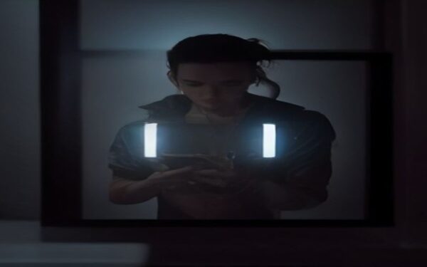 Lights founders admit phone addiction, flip phones rise trend